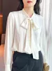 Camisa de seda com fita branca feminina primavera manga comprida plissada top 240322