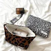 コスメティックバッグCorduroy Travel Bag Leopard Portable Makeup Storage Pures女性大容量ジッパーメイクアップオーガナイザークラッチ