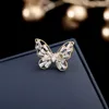 Alfileres Broches SUYU ly Mariposa Cobre Micro Cubic Zirconia Broche Personalidad Collar Pin Traje Abrigo Accesorios Regalo de Año Nuevo Venta al por mayor L240323