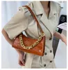 Borsa a mano in pelle PU Street Crescent Zipper Borsa a tracolla modello coccodrillo Casual retrò Mini femminile semplice tracolla