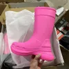 Bottes en caoutchouc à tube long de luxe de haute qualité pour femmes, semelles épaisses, tête ronde, semelles épaisses antidérapantes, bottes de pluie à tube haut à la mode et polyvalentes