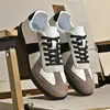 Casual Shoes 2024 Ankomst Young Boy Footwear Leather Fashion Men Sneakers bekväma promenader Mens lägenheter