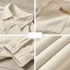 Camisas de pana de manga larga de otoño para hombres Llanura Y2K Camisa de carga vintage Moda coreana Ropa informal suelta Blusas Ropa 240308