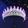 Klipsy do włosów Różowa LED Light Tiara dla kobiet Korony panny młodej ślubnej i tiary kryształowe dziewczyny księżniczka ślubna korona akcesoria