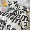 Set di biancheria da letto in stile coreano con lettere nere. Lenzuolo piatto. Federa. Set copripiumino per bambini. Copriletto completo per letto queen size per adulti 240318