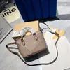 Nova bolsa feminina outono e inverno moda na moda um ombro crossbody bolsa, cavalo puxando carro pequeno tote bolinho pão