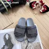 Ayakkabılar Tasarımcı Sandal Sandal Terlik Terlik Slides Sliders Konfor Katırları Slayt Kadınlar Yaz Flip Flip Terlik Mektup Sandal Yumuşak Kalın Alt Alt Düşük Topuk Ayakkabı 35-44