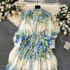 Grundlegende Freizeitkleider Wunderschönes Blumen-Flowy-Chiffon-Kleid Frauen Stehen Laternenärmel Einreiher Blumendruck Gürtel Schnürung Lange Robe Vestidos 2024