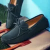 Casual skor mode män loafers mjuka mockasins sommar för man vintage kvalitet mens mocka äkta läder körlägenheter