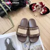 Ayakkabılar Tasarımcı Sandal Sandal Terlik Terlik Slides Sliders Konfor Katırları Slayt Kadınlar Yaz Flip Flip Terlik Mektup Sandal Yumuşak Kalın Alt Alt Düşük Topuk Ayakkabı 35-44