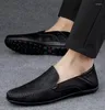 Chaussures décontractées de luxe en cuir hommes 2024 mocassins souples italiens mocassins faits à la main respirant sans lacet bateau