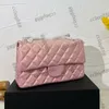 Sacchetti trapunti iridescenti perle perle classiche a doppio patta oro/argento hardware in metallo matelasse borse per spalle a tracolla per donna per donne Pink White Borse25x17cm