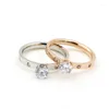 Z bocznymi kamieniami Titanuim Stal Rose Gold Kolor Pierścień Cz CZ Kryształ dla kobiet Pierścień palców