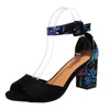 ファッション女性黒い群れ花のカラーハイヒールサンダル女性ポンプピープつの足首ストラッププラットフォームシューズ35-43 240320