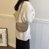 Sacs à bandoulière de mode de luxe de concepteur 2024 Nouvelle tendance de la mode polyvalente sac à main sac à bandoulière unique bandoulière demi-rond en relief sac pour femme