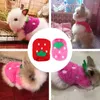 Hundekleidung 2 PCs Haustier Kleidung warmer Welpe atmungsaktiver Mantel Kleidung Koralle Fleece Erdbeere