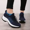 Sapatos de caminhada tenis de mujer casual para mulher leve agitação fundo grosso aumentando altura calçados esportivos respirável