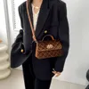 Designer Borse a tracolla moda di lusso 2024 Nuova tendenza della moda Borsa piccola quadrata portatile in velluto dorato con filo ricamato Lingge Borsa a tracolla singola da donna