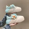 Casual skor 2024 Kawaii mode all-match plattform sport stil rund tå vår höst koreansk version söta söta sneakers