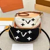 23SS Women's Luxury Designer Tote Bag Lamb Velvet Chain Handbag Underarm Bag Women's Shoulder Bag Crossbody Bag Makeup Bag Purse O