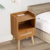 TONYRENA Comodino con stazione di ricarica, cassetto decorativo in rattan, ripiano aperto, gambe in legno massello per camera da letto, dormitorio e piccoli spazi