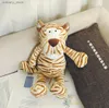 Animali di peluche ripieni 25/35 / 45CM Simpatico peluche tigre Giocattoli Kawaii Roba Foresta Animali Bambole Decorazione della casa Compleanno Christams Giocattoli per bambini Amici L240320