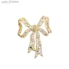 Pins Broches SUYU Paars Zirconia Strik Broche Elegante Sfeer Mode Kleding Pin Kledingaccessoires Vrouwelijke L240323