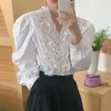 Damenblusen 2024 Frauen plissierte Spitzenbluse koreanische Mode V-Ausschnitt Rüschen Puffärmel elegante Hemden Frau Vintage beiläufige lose Tops