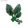 Pins Broches SUYU Klassiek Micro Ingelegd Zirkonia Koper Verguld Groen Blad Broche Tweekleurige Corsage Kledingaccessoires Broche L240323