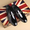 HBP icke-varumärke Pure Color Big Size Black Dress Shoes Senaste design av hög kvalitet Fashion Italian Casual Läderskor för män