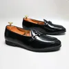 Casual Shoes Men All Black England Style Loafers glider på mode 2024 Hög kvalitet