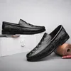 Casual schoenen heren instapper mode lederen loafers handgemaakte platform platte luxe man mocassins designer sneakers