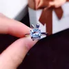 Klaster pierścieni Śliczny srebrny pierścień z topazem 7 mm 9 mm naturalny dla młodej dziewczyny 925 Biżuteria prezent Brithday