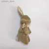 ぬいぐるみのぬいぐるみのデザインウサギのぬいぐるみ人形バニーおもちゃを脱いでいるためのぬいぐるみ