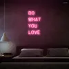 Articoli per feste "Fai ciò che ami" Decorazione con insegna al neon a LED Decorazioni luminose Camera da letto Arte da parete personalizzata Matrimonio romantico