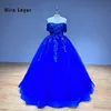 Huur Lnyer Sweetheart Neck korte mouw veter omhoog Back Sparkly kralen pailletten 3D bloemen glanzende blauwe quinceanera jurken echte kantoorfoto's video