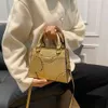 Designer Luxus Mode Umhängetaschen Neue Mode Kleine Quadratische Tasche 2023 Herbst/Winter Eleganter und eleganter Stil Handtasche Einzelschulter Umhängetasche Koreanische Damentasche