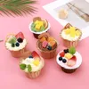 Dekorativa blommor Artificiell muffinssimulering Dessert Model Bakery Room Display Butik Fönster Fake Cake Wedding Party Decoration Pogografi