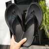 Fashion Men Flipflops lederen slippers voor klassieke strand zomerschoenen man niet -slip comfortabele casual dia's big size 3847 240321