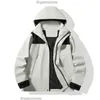 2024 Designer Brand Waterproof Breattable SoftShell Jacket Outdoors Sportrockar Män Ski vandring Windproof Winter Outwear Soft Shell Men Handing Jacket