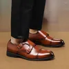 296 Buty marki Casual Fashion Designer British Monk Pasek skórzany płasko dla mężczyzn Low Cut Sukienka Formalna Prom Wedding Oxford Zapatos Hombre Mal 83907 MAL