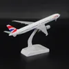 Diecast 18cm 1 400 B777-300モデルBritish Airways Airlines Plastic Base Landing Gears Alloy Aircraft Plane Airliner 240314