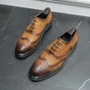 Casual Shoes British Style Men's Business Classic Brogue Fashionable Mångstre pendlingsarbete Pekade tå