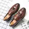 Designer 766 Skor Casual Men's Pointed Black With Brown Patchwork Dress Oxford Moccasins Wedding Prom Sapato Social Masculino