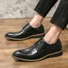 Chaussures décontractées hommes bout pointu en cuir noir brillant mocassins sans lacet plat robe d'affaires pour hommes