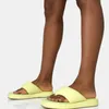 Chinelos das mulheres flip flops 2024 verão sandálias femininas lazer ao ar livre deslizamento em cor sólida sapatos planos dedo do pé aberto couro 36-43