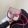 Sklep hurtowe torby projektanckie torba na ramiona kobieta 2024 Nowy pojedynczy moda siodła zagraniczna Miss Sister Tekstura Messenger Fashion