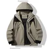 2024 Designer Brand Waterproof Breattable SoftShell Jacket Outdoors Sportrockar Män Ski vandring Windproof Winter Outwear Soft Shell Men Handing Jacket