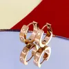 Klassiska studörningar Kärleksdesignerörhängen Rose Gold Earrings Luxury Brand Earrings Designer för Women Girl Have 2 Size Sister Birthday Present