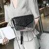 Torby na ramię mody Diamenty frędzane projekt marki mini torba łańcucha crossbody czarne skórzane nity żeńskie bolsa sac a główny